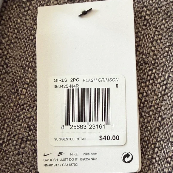 Nike Gray Top and Pink Shorts Set - Picture 4 of 4